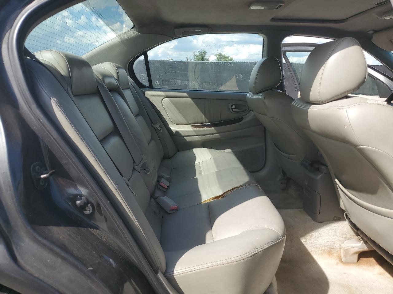 2003 NISSAN Maxima