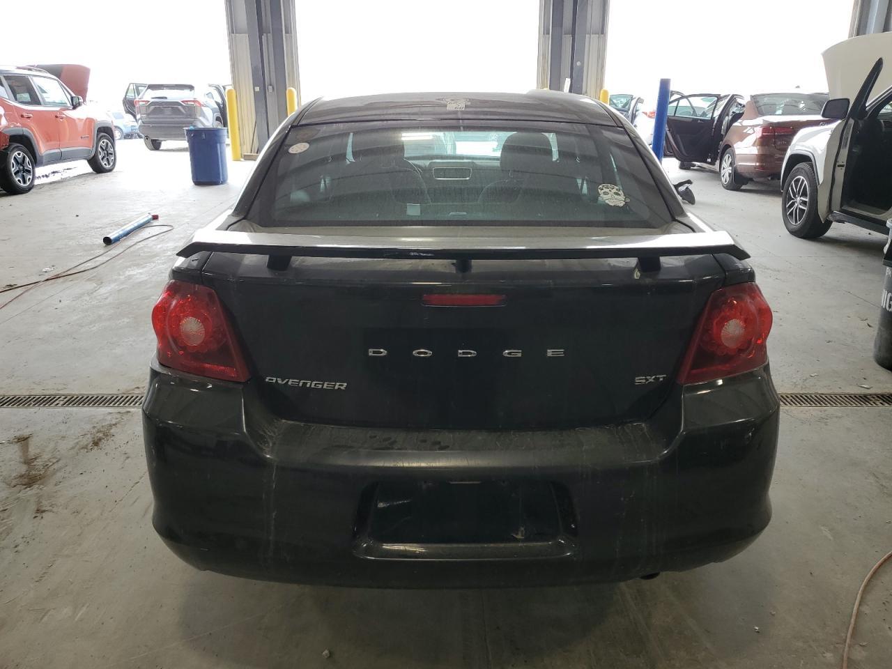 2012 DODGE Avenger