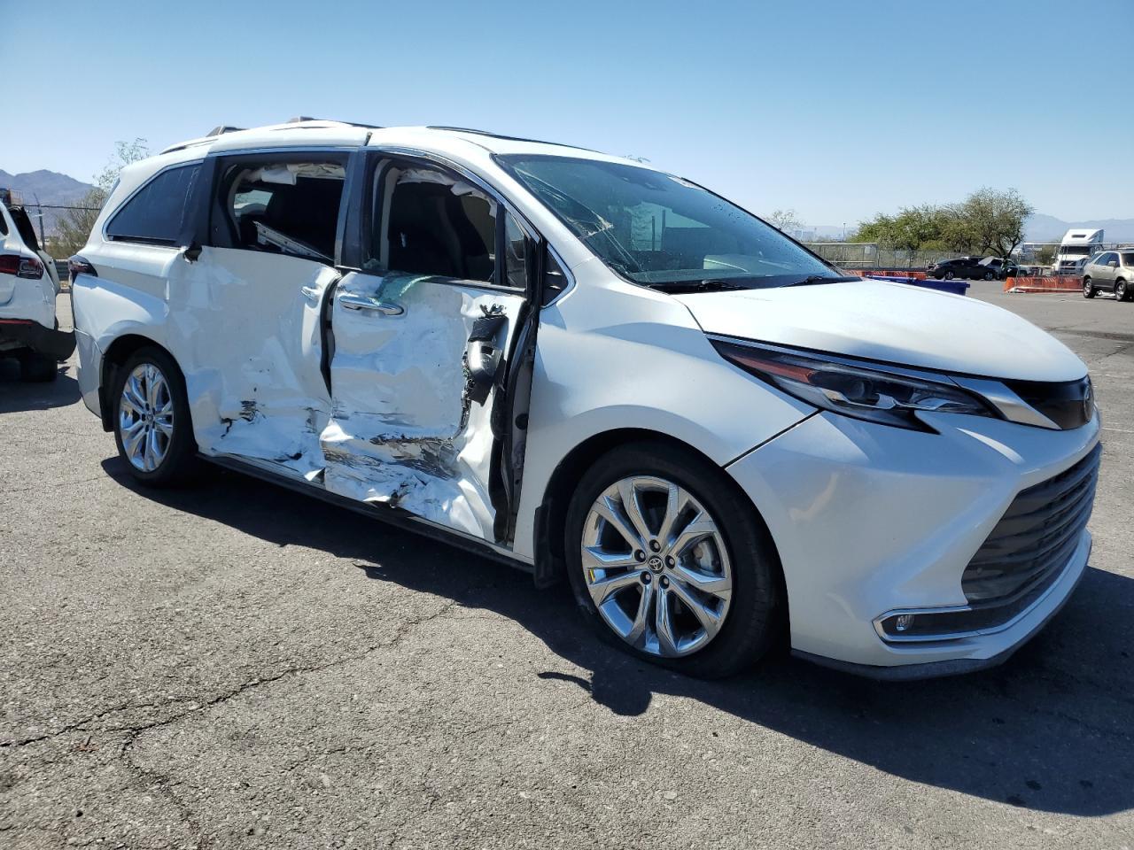 2022 TOYOTA SIENNA