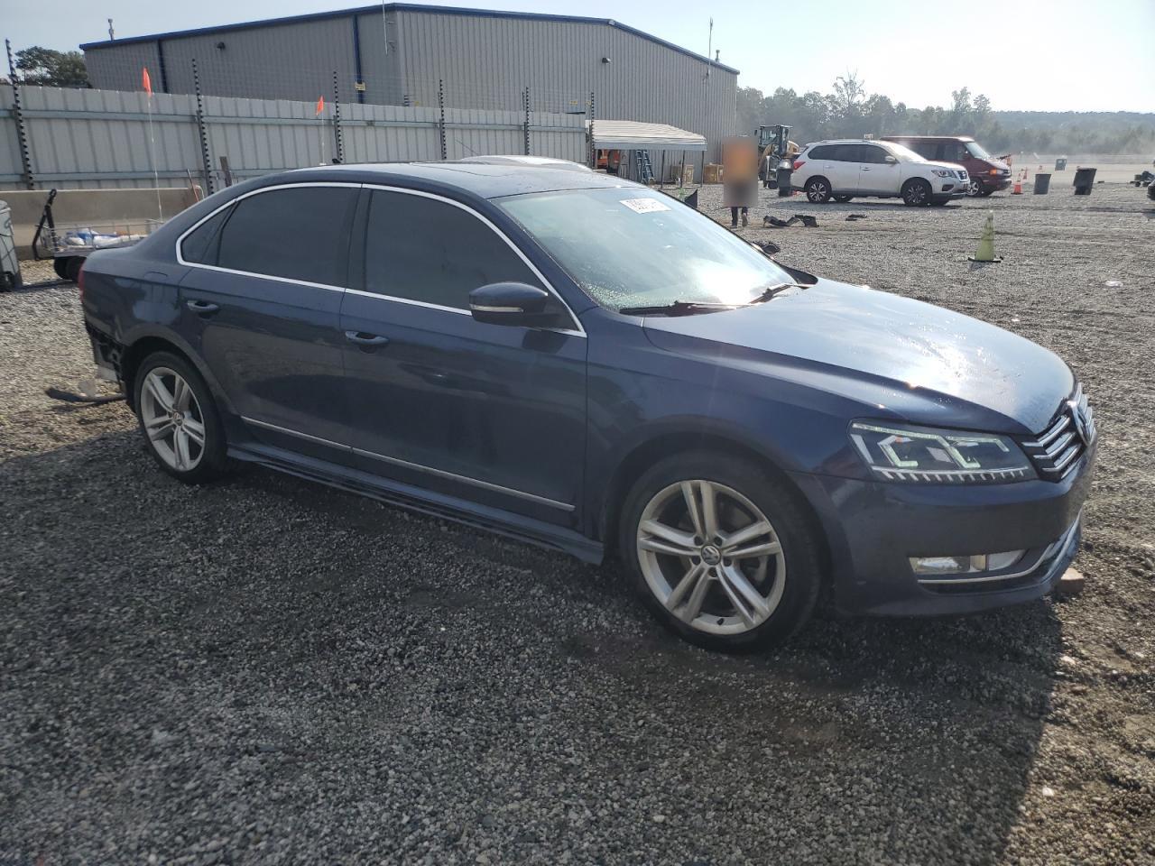 2015 VOLKSWAGEN Passat