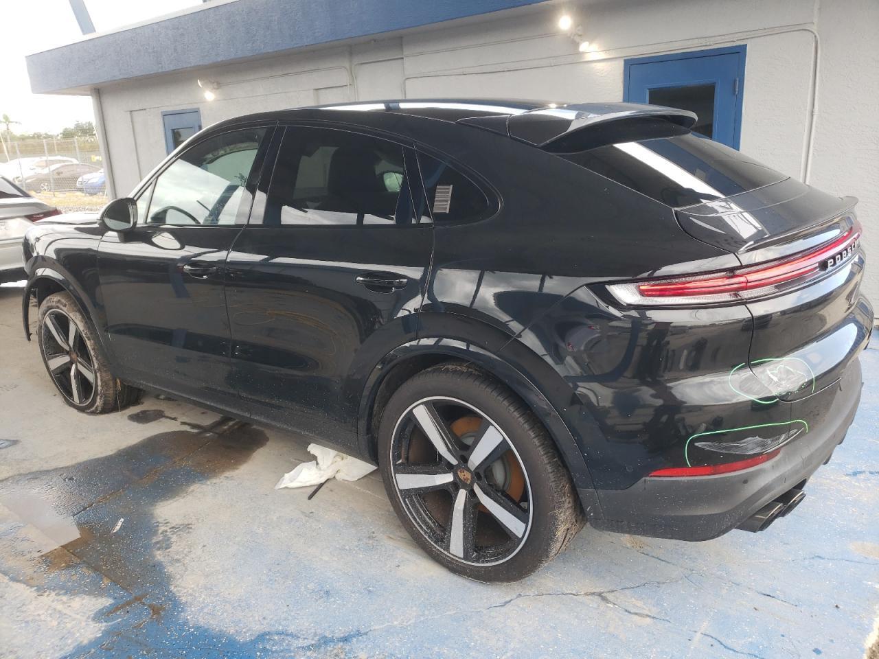 2025 PORSCHE CAYENNE