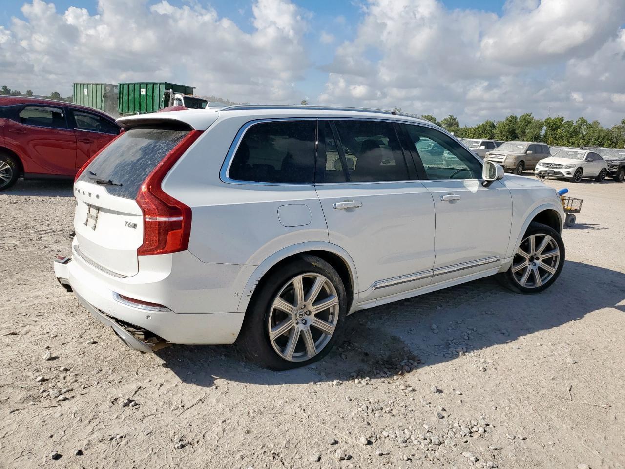 2018 VOLVO XC90