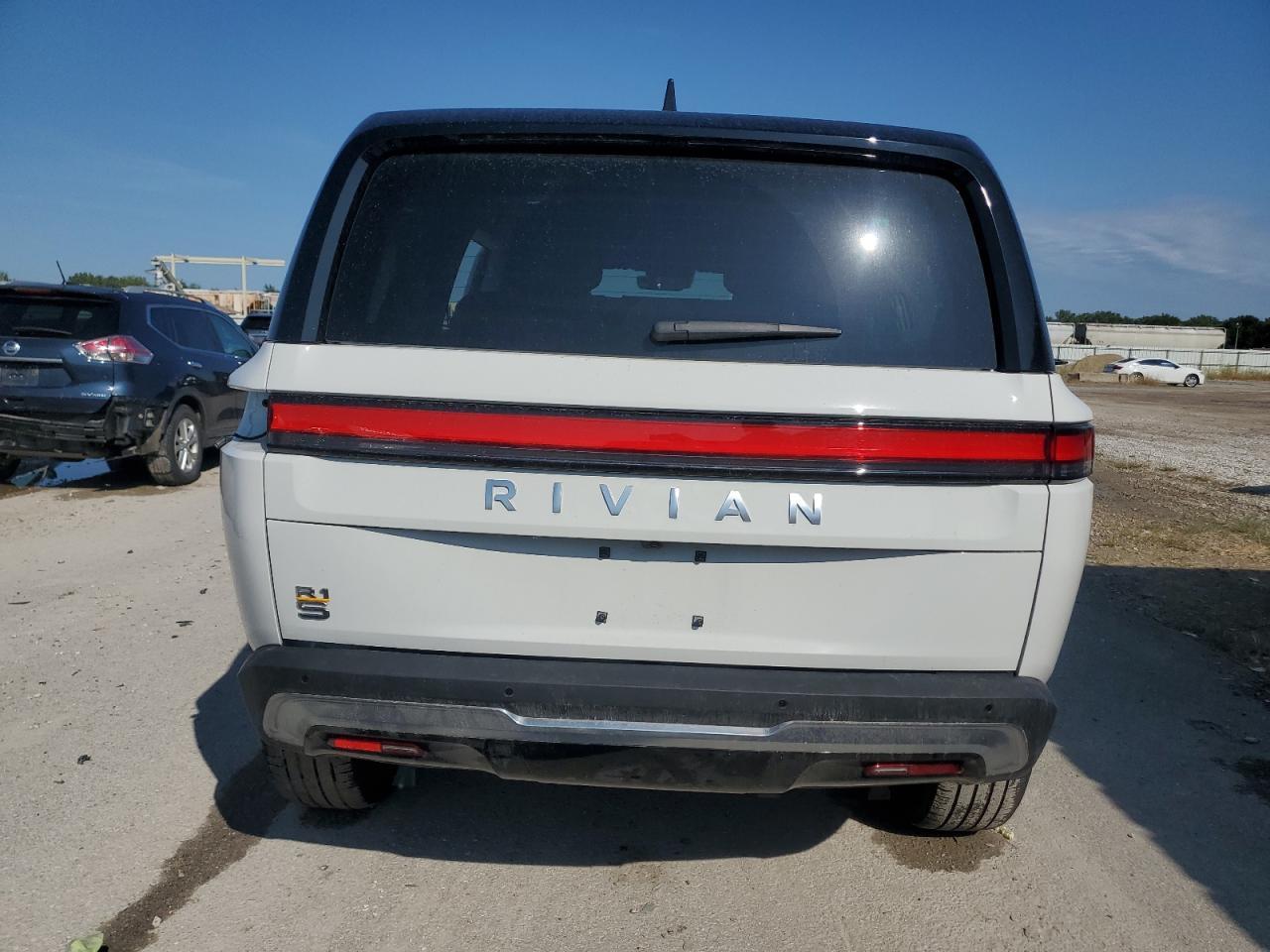 2024 RIVIAN R1s
