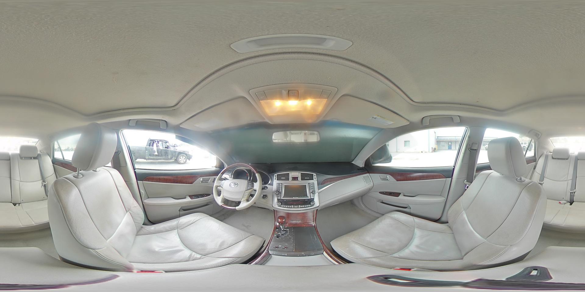 2011 TOYOTA Avalon