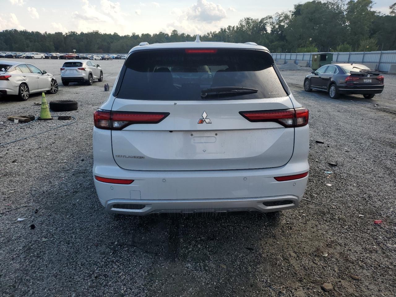 2022 MITSUBISHI outlander