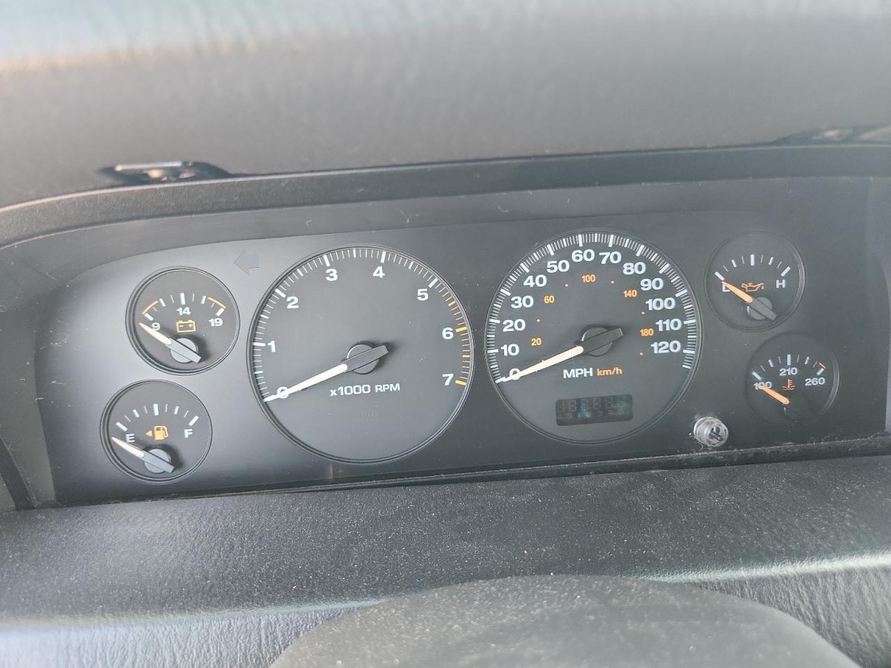 2004 JEEP Grand Cherokee
