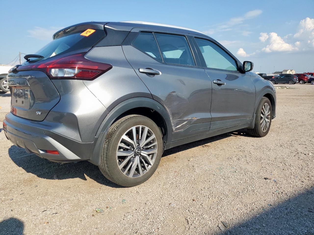 2023 NISSAN KICKS