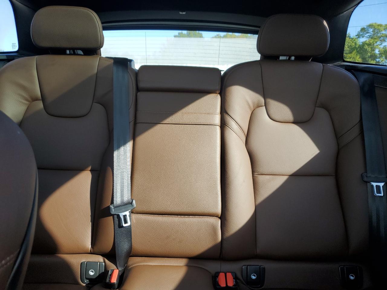 2021 VOLVO XC60