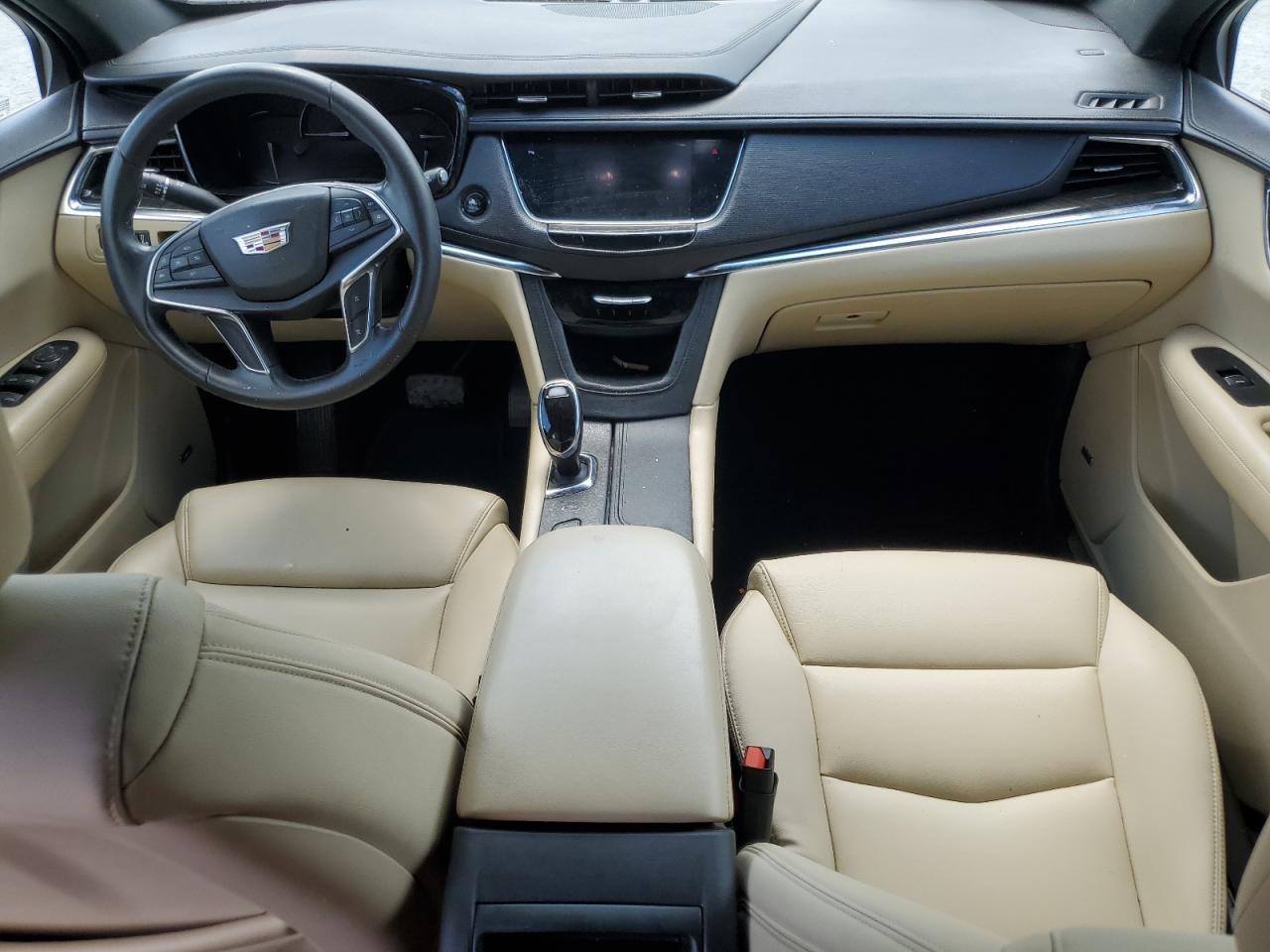 2017 CADILLAC XT5