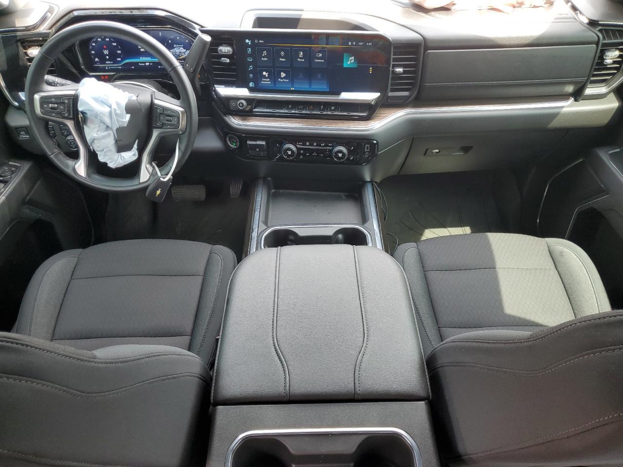 2024 CHEVROLET Silverado