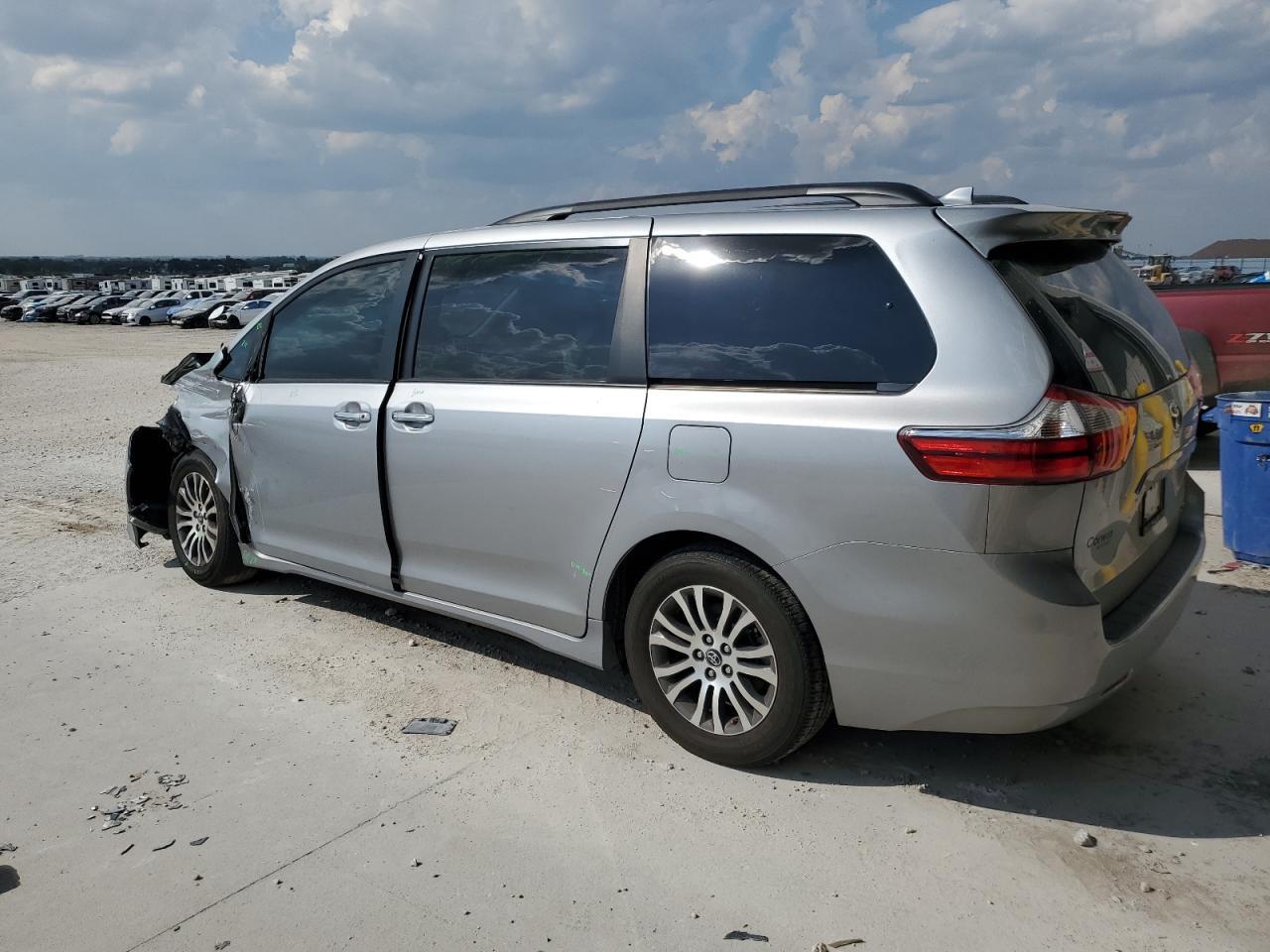 2018 TOYOTA SIENNA