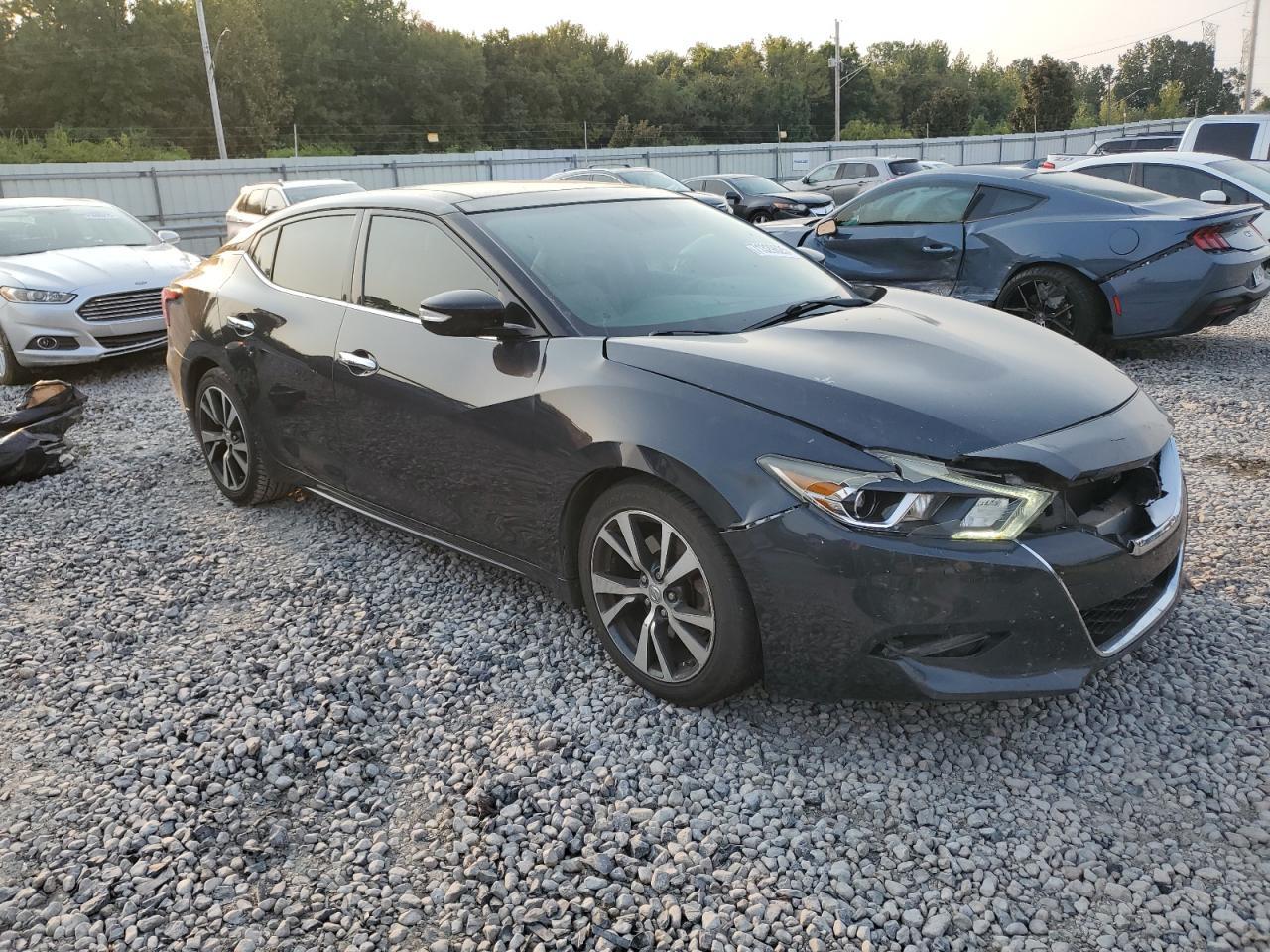 2017 NISSAN Maxima
