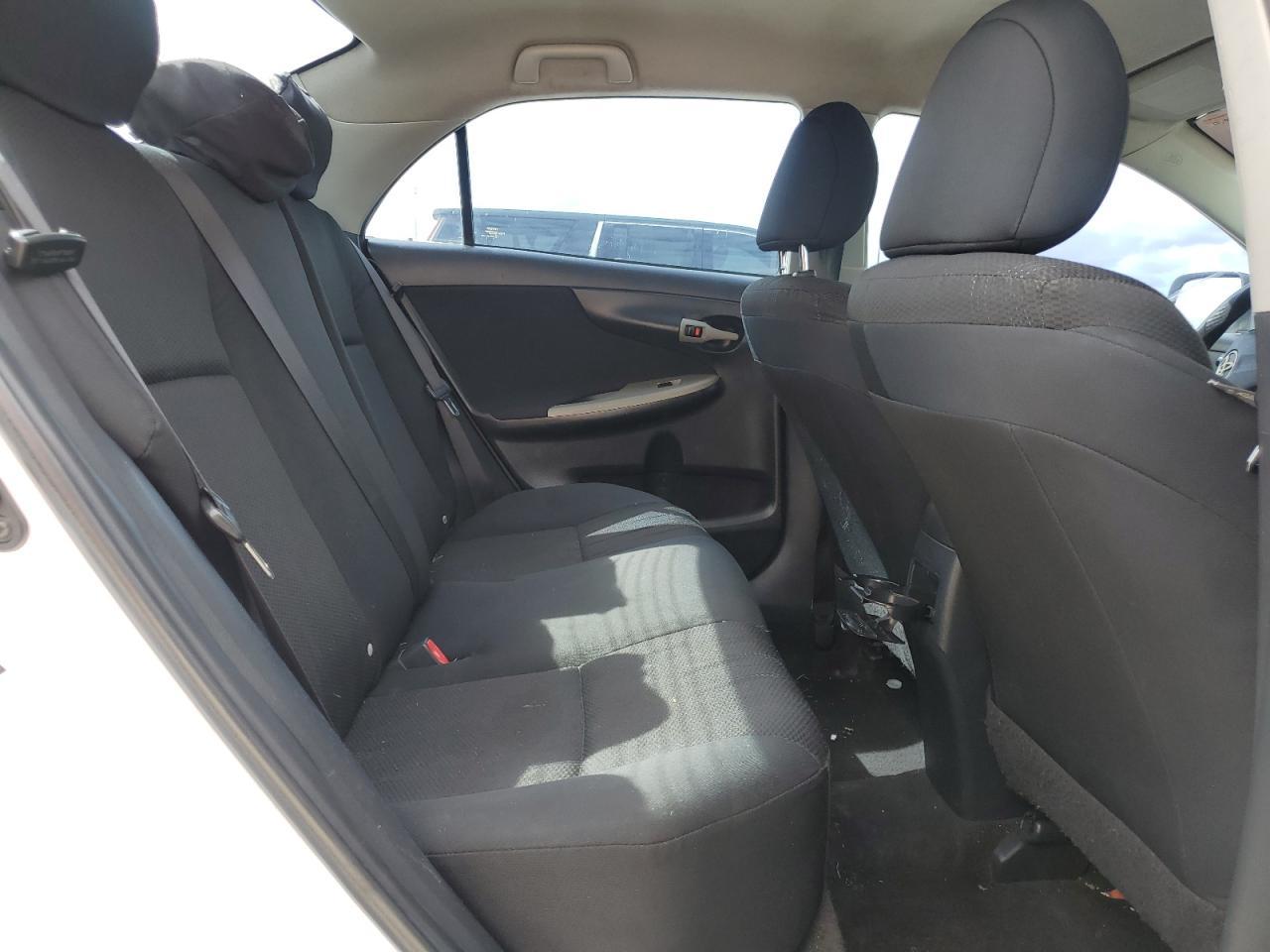 2011 TOYOTA COROLLA