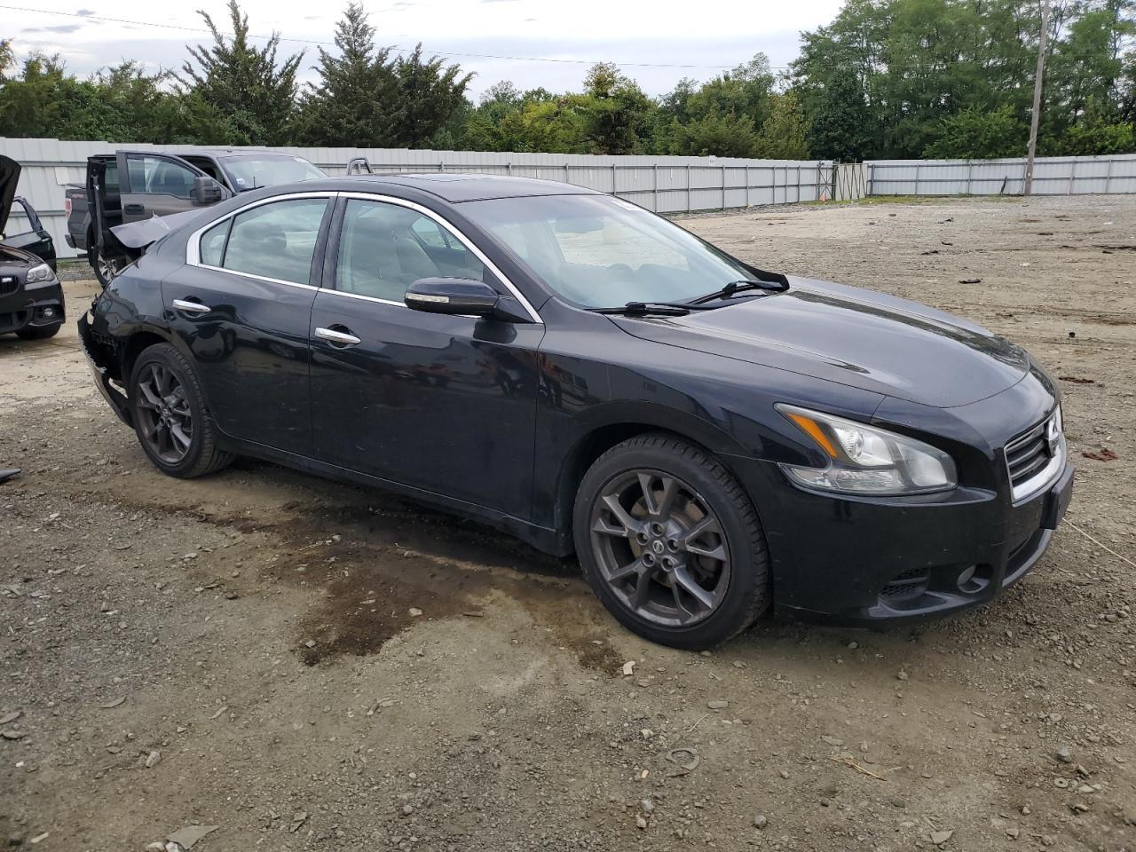 2014 NISSAN Maxima