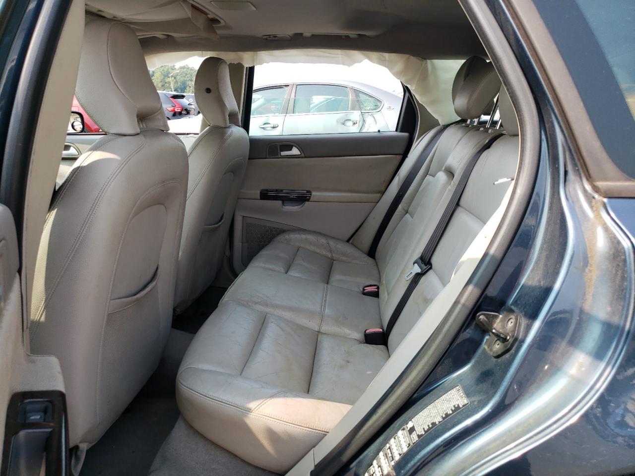 2005 VOLVO V50
