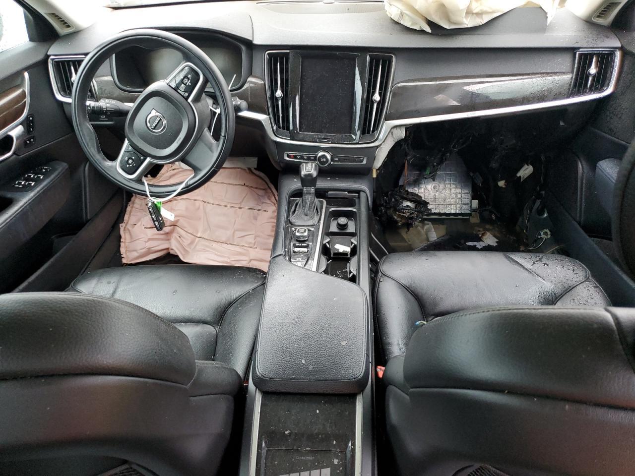 2018 VOLVO S90