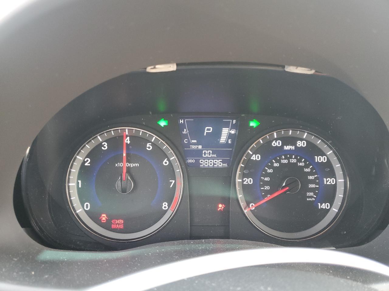 2012 HYUNDAI ACCENT