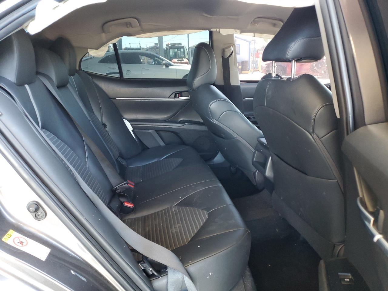 2018 TOYOTA CAMRY