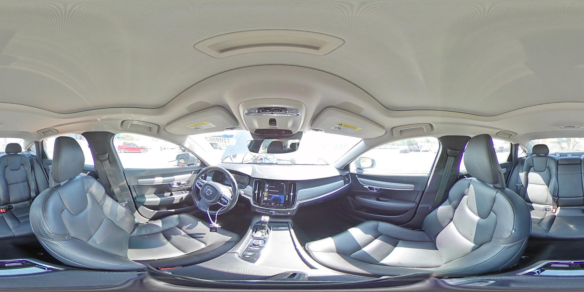 2017 VOLVO S90