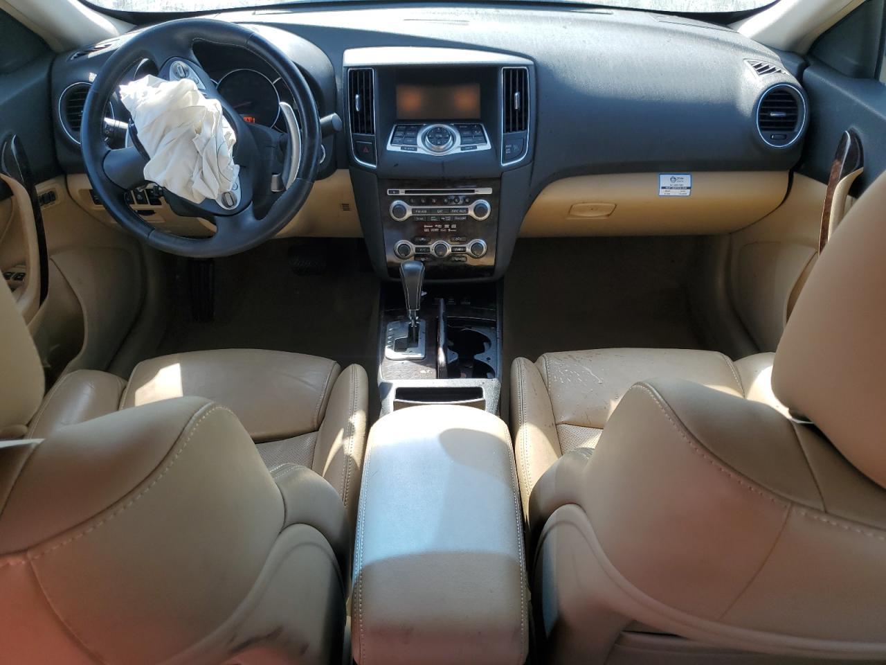 2010 NISSAN Maxima