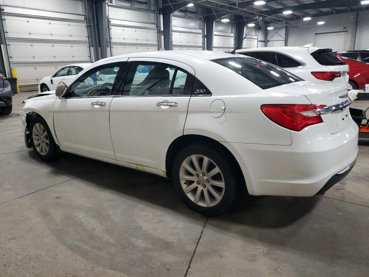 2013 CHRYSLER 200