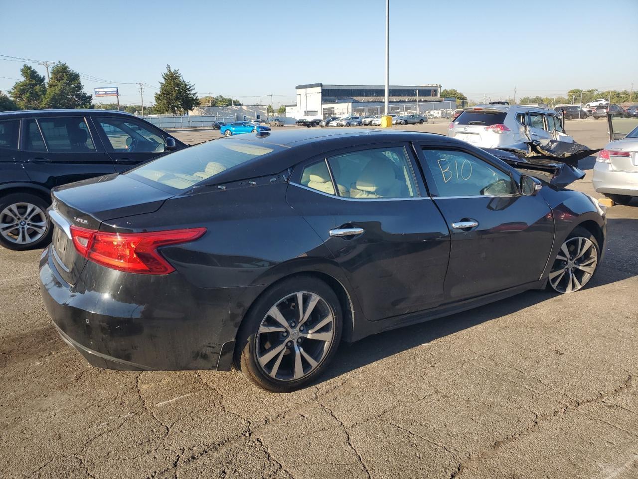 2017 NISSAN Maxima