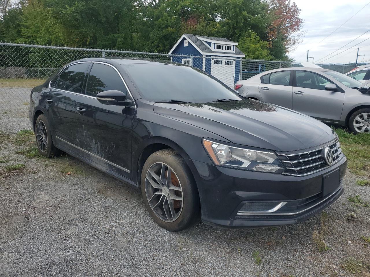 2017 VOLKSWAGEN Passat