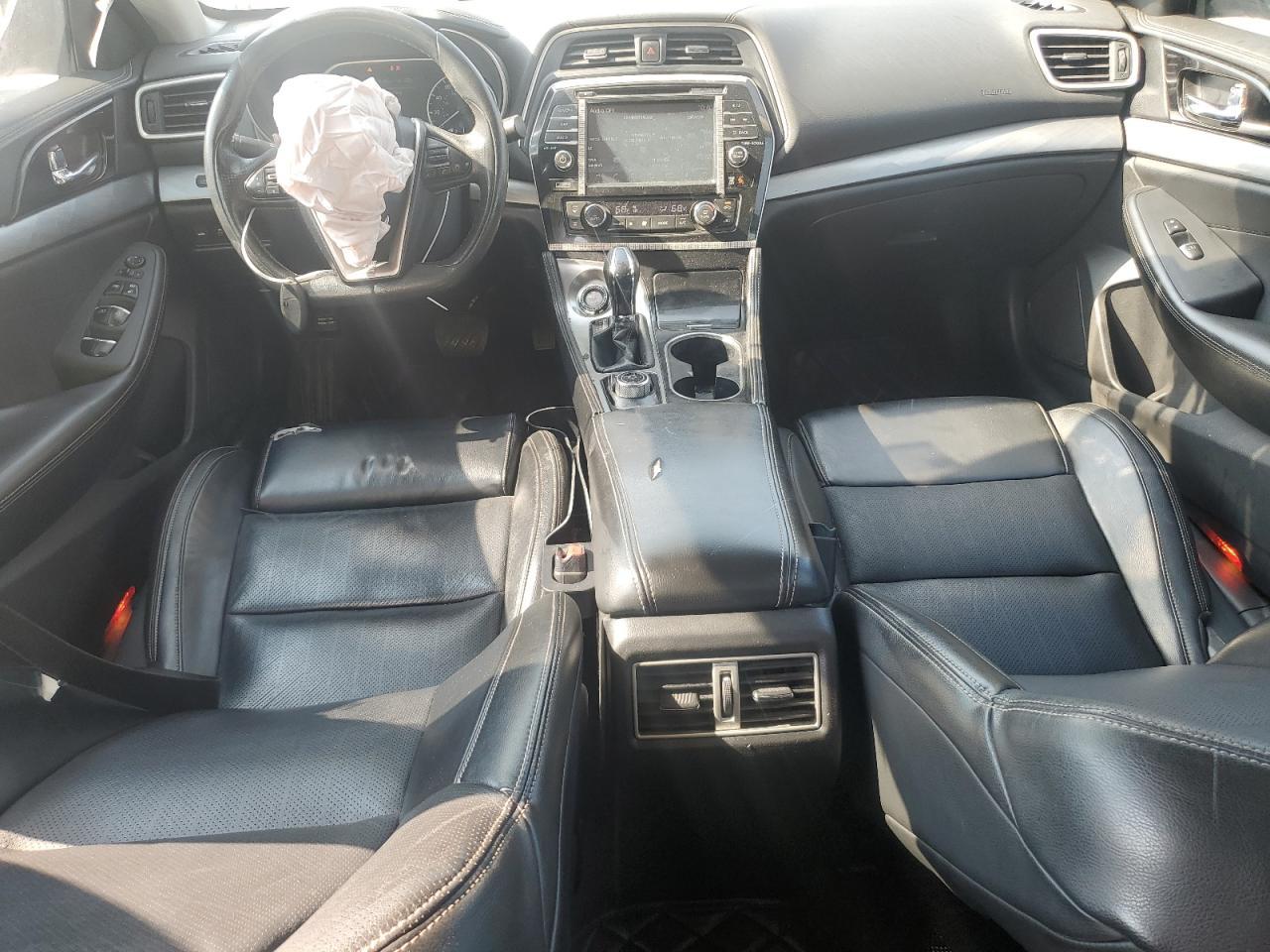 2017 NISSAN Maxima