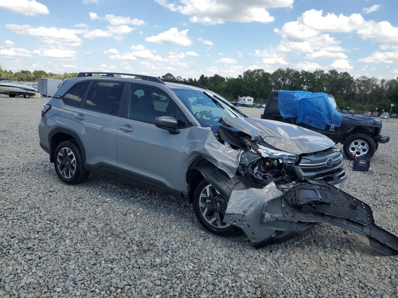 2025 SUBARU FORESTER
