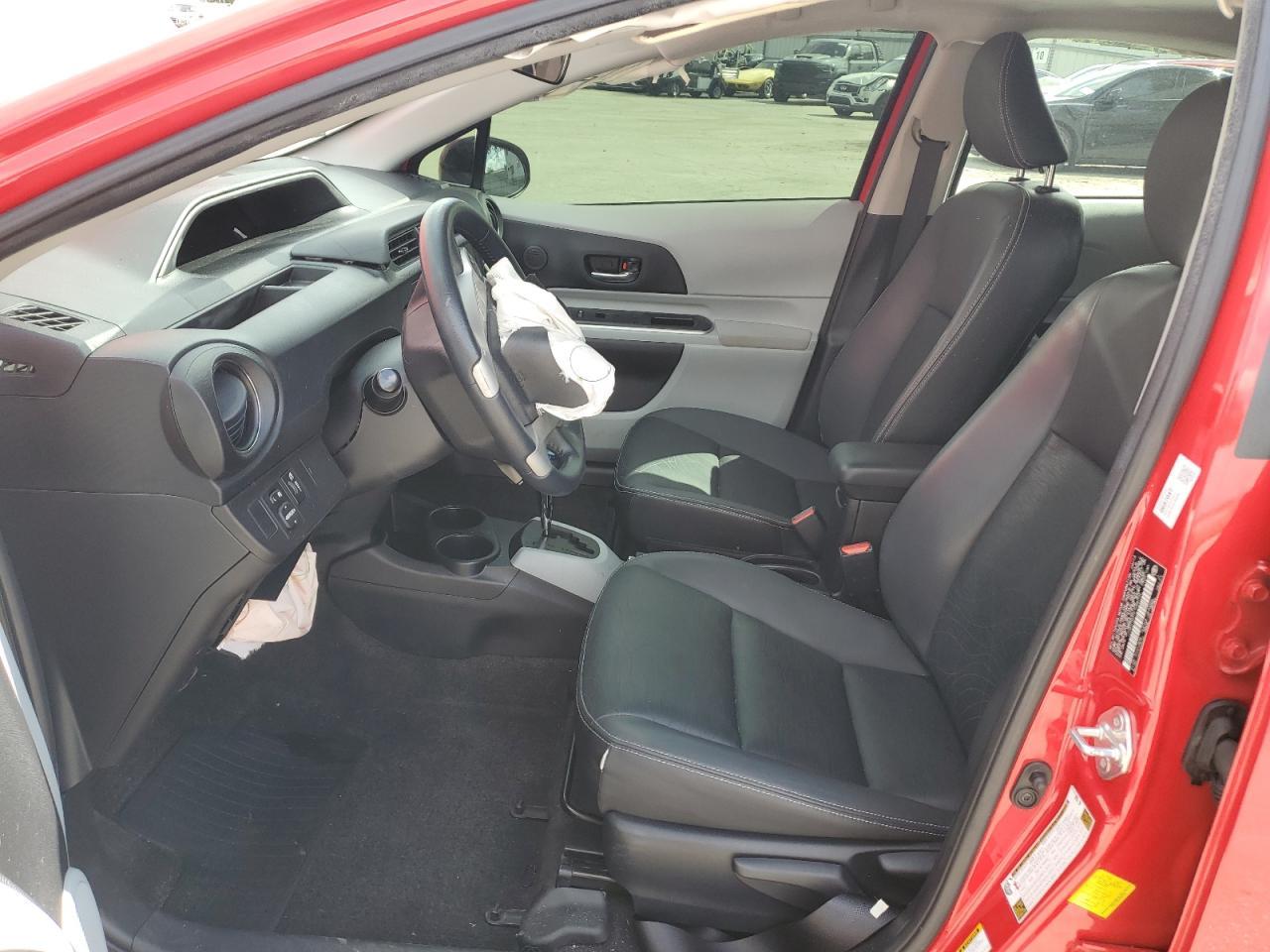 2014 TOYOTA Prius c