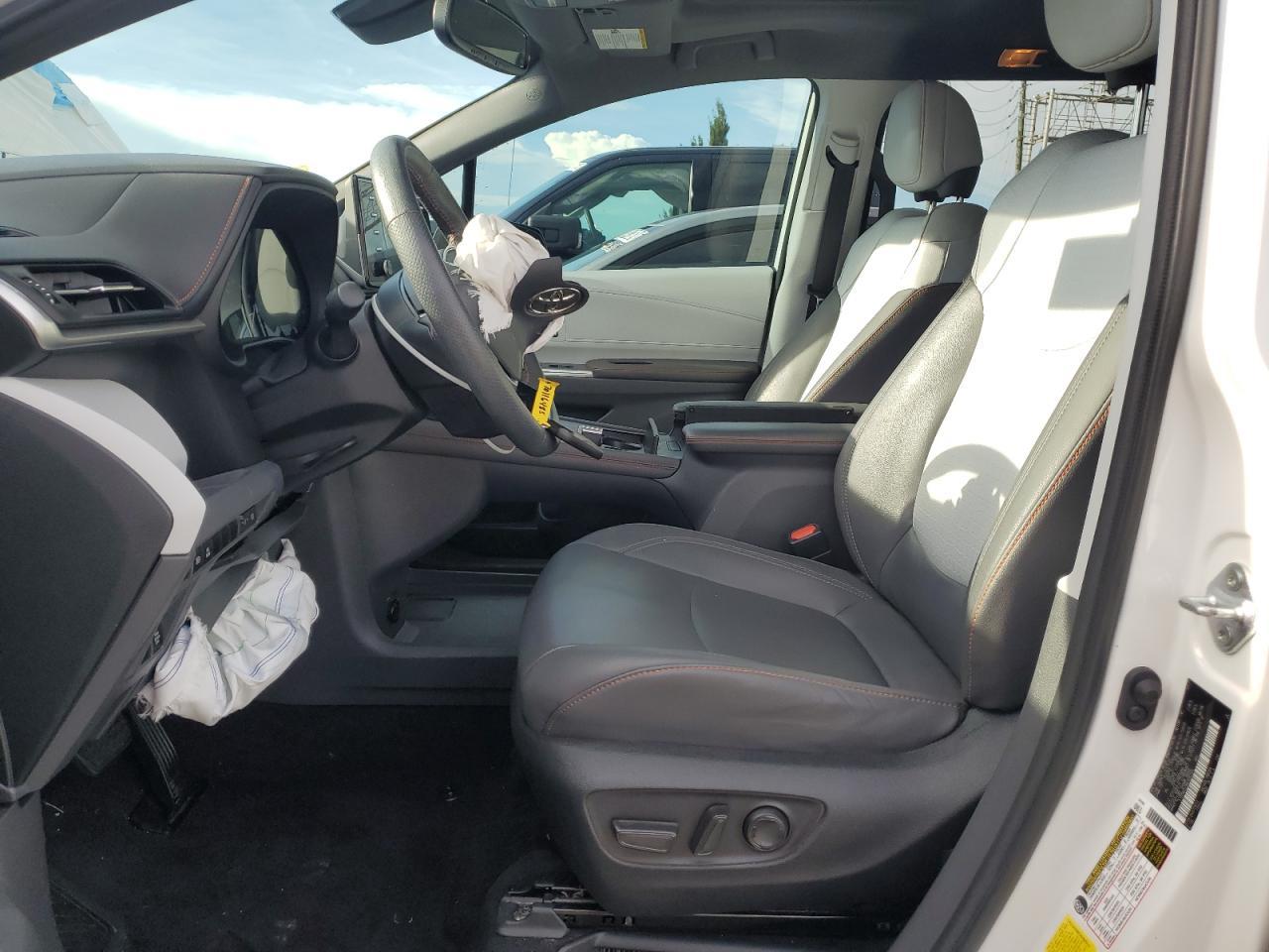 2022 TOYOTA SIENNA