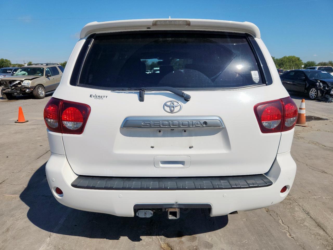 2018 TOYOTA Sequoia