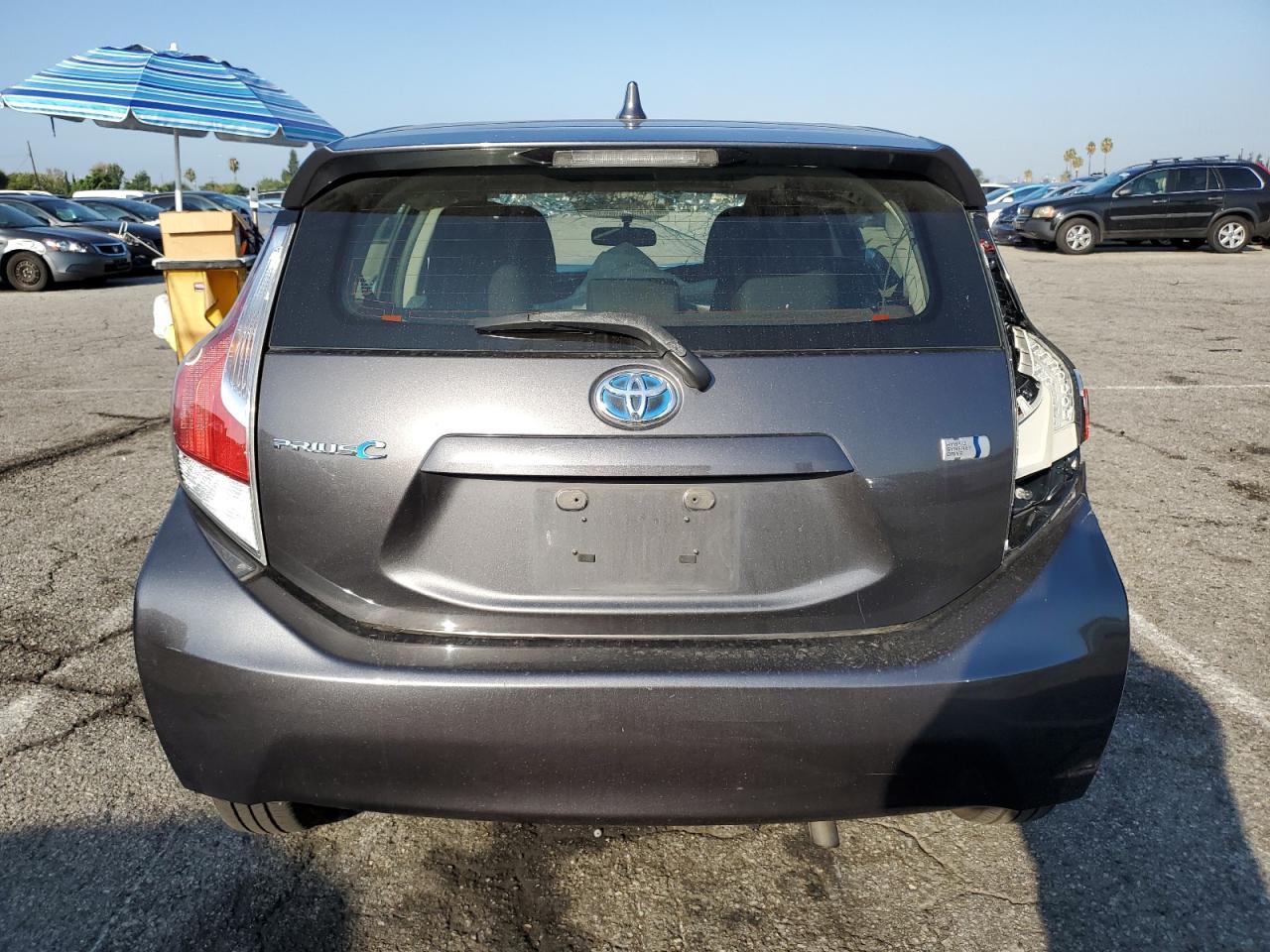 2016 TOYOTA Prius c