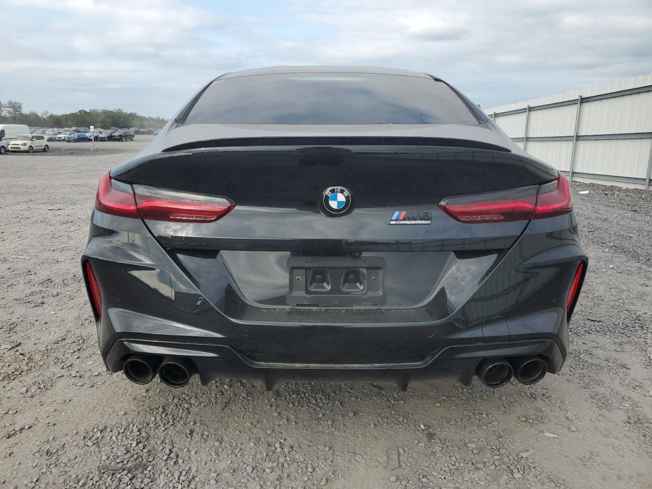 2022 BMW M8