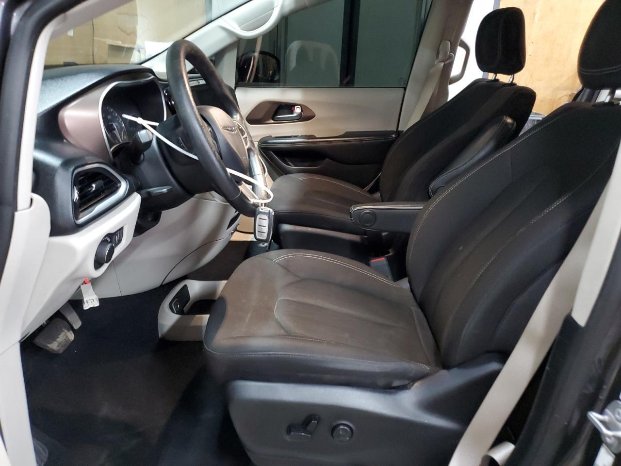 2020 CHRYSLER Voyager