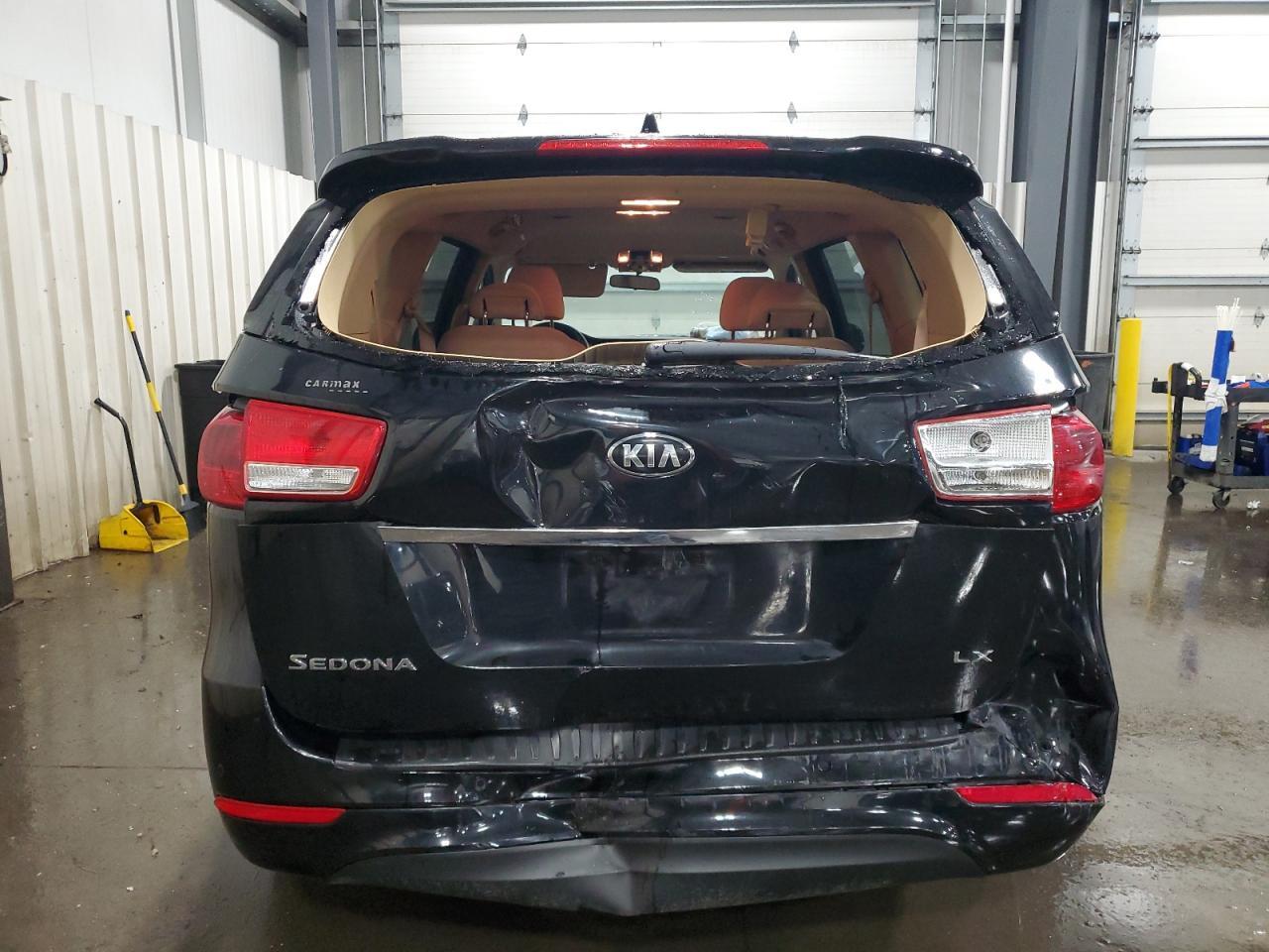 2016 KIA SEDONA