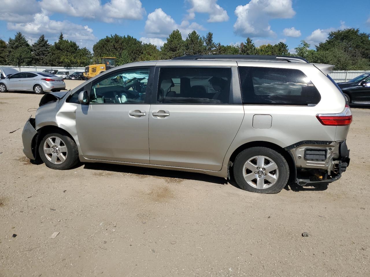 2016 TOYOTA SIENNA
