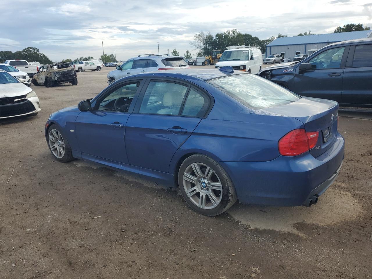 2011 BMW 3 SERIES