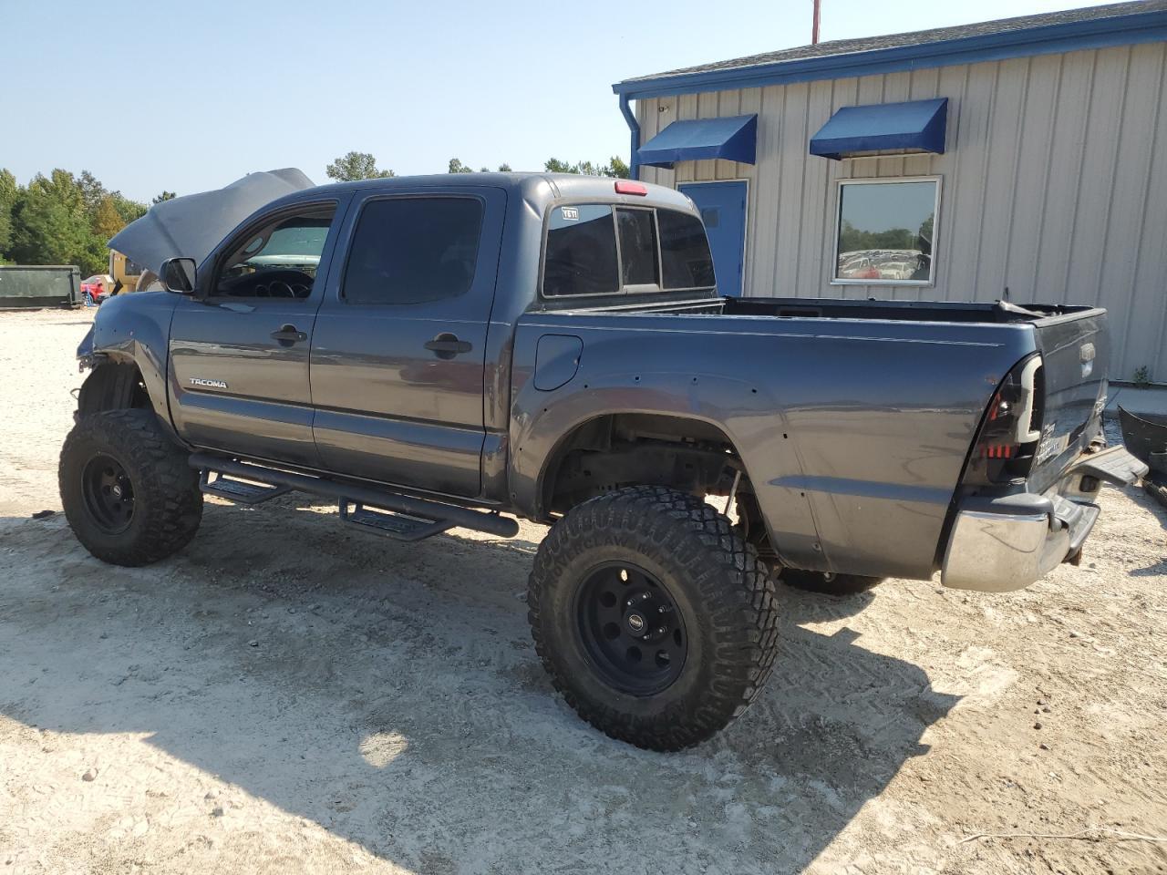 2011 TOYOTA TACOMA