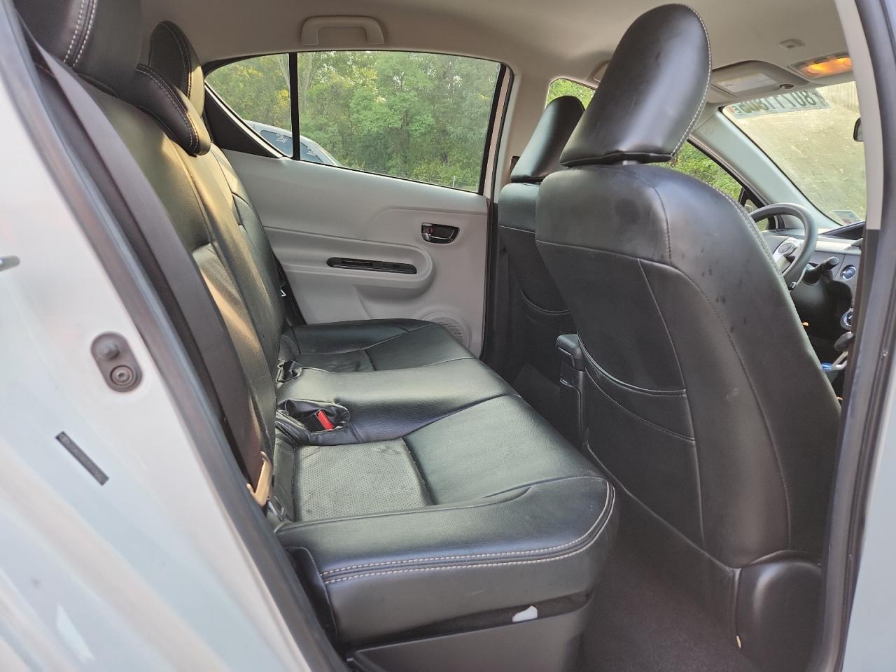2013 TOYOTA Prius c