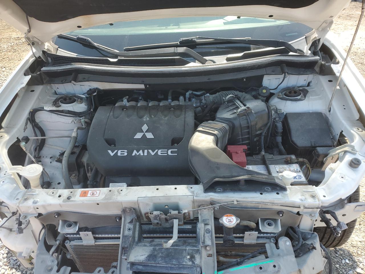 2015 MITSUBISHI outlander