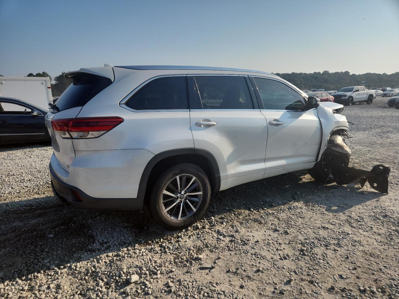 2017 TOYOTA HIGHLANDER