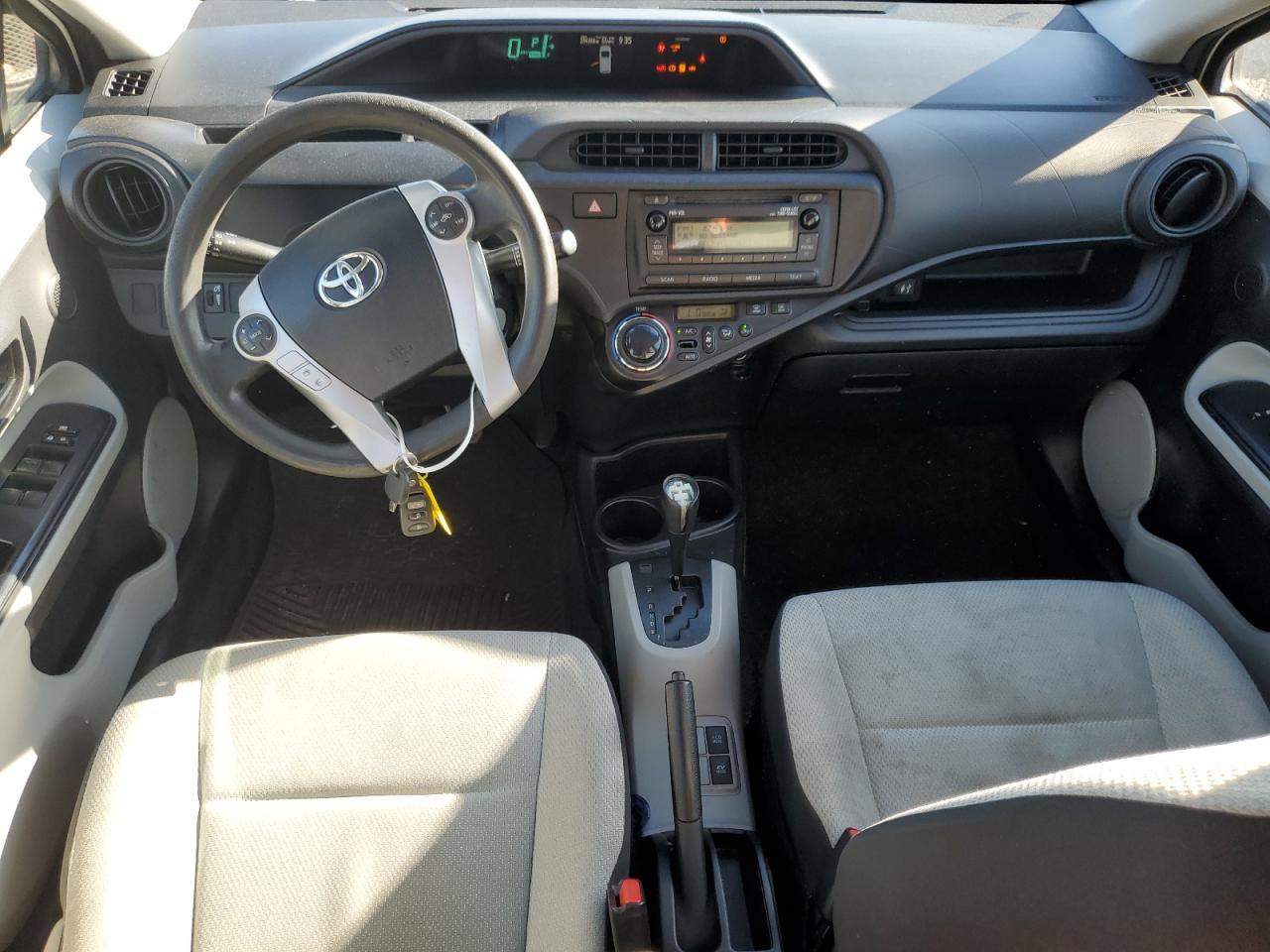 2012 TOYOTA Prius c