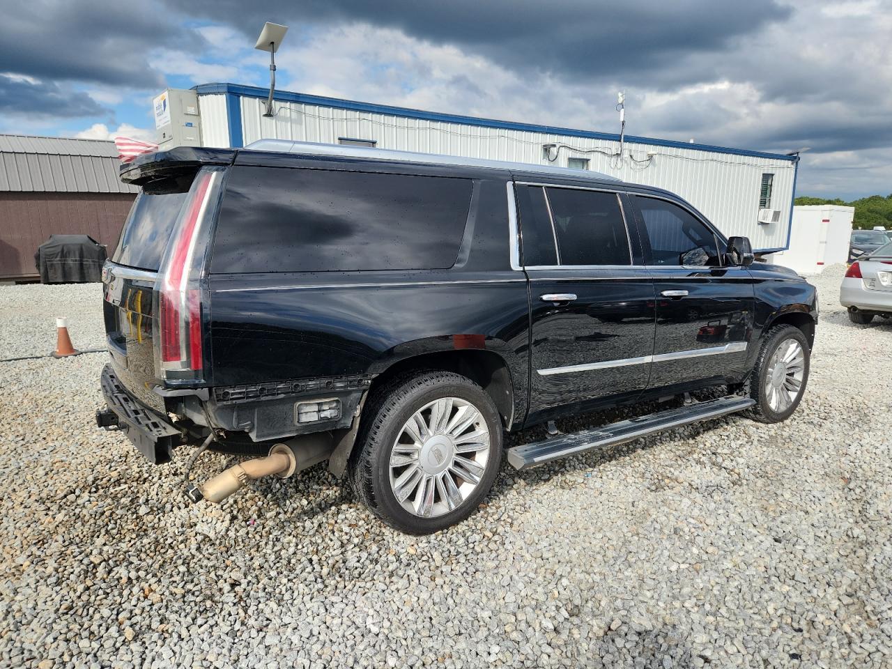 2017 CADILLAC Escalade ESV
