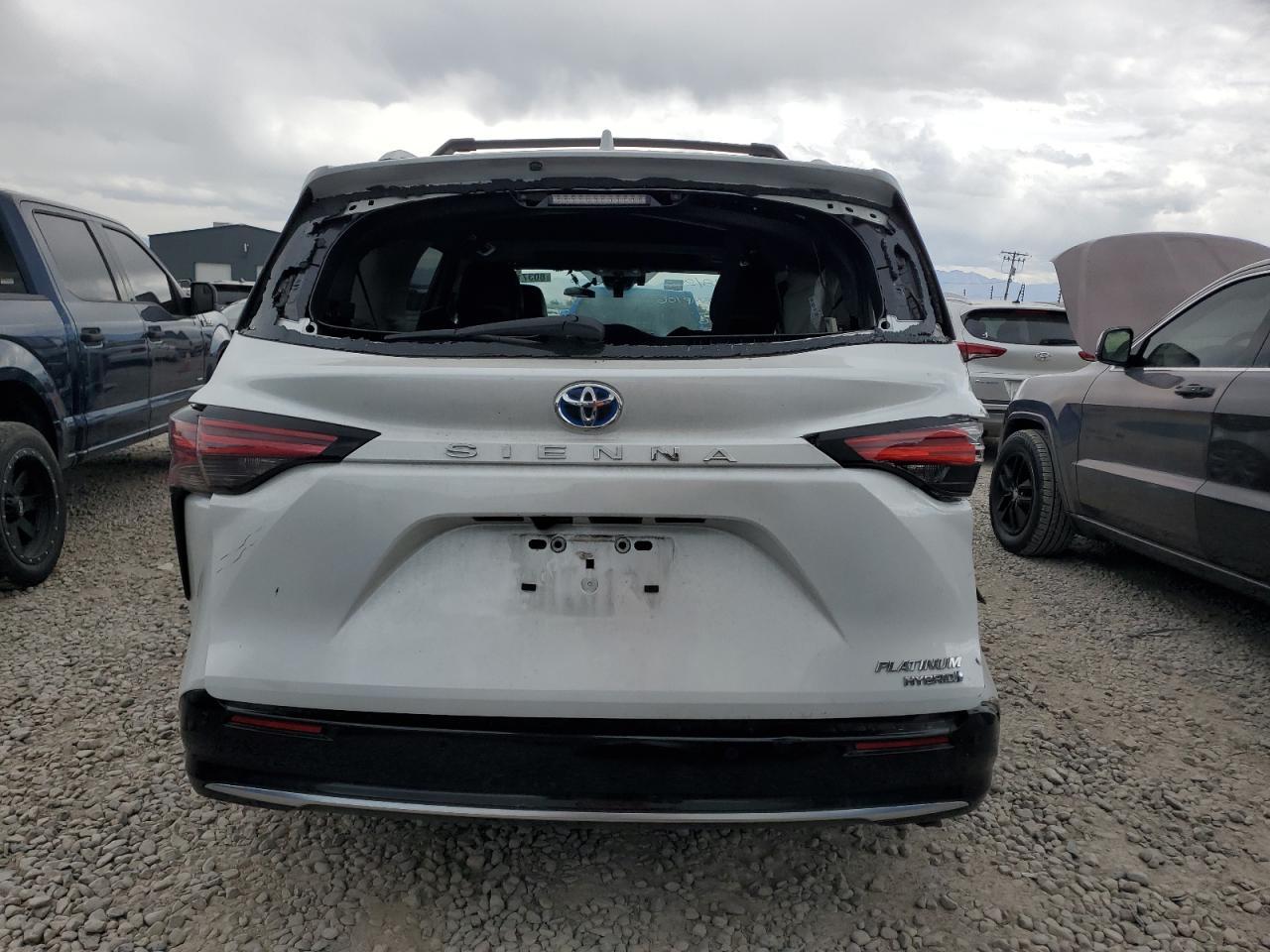 2024 TOYOTA SIENNA