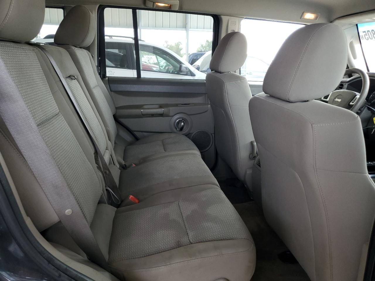 2010 JEEP Commander