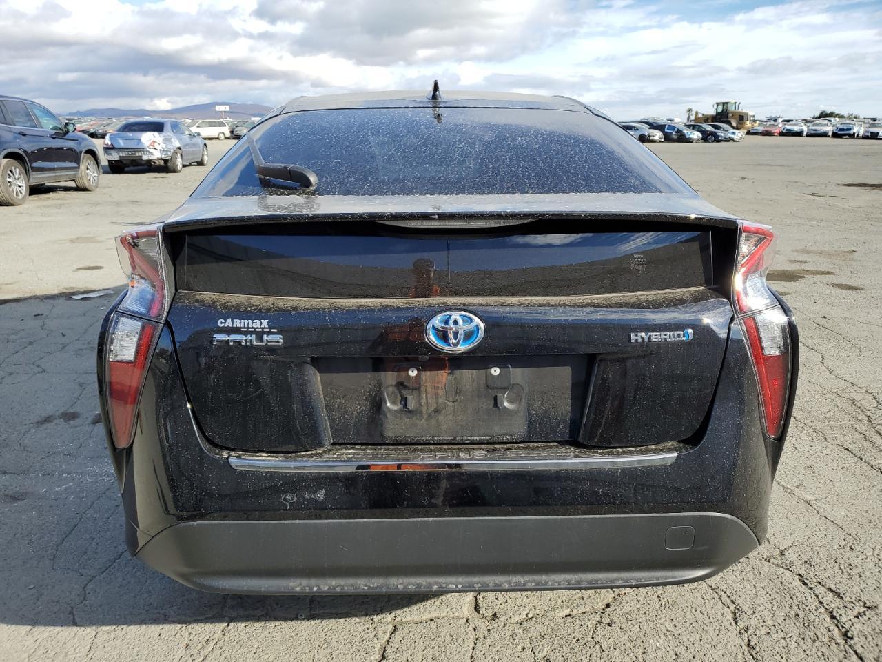 2016 TOYOTA PRIUS