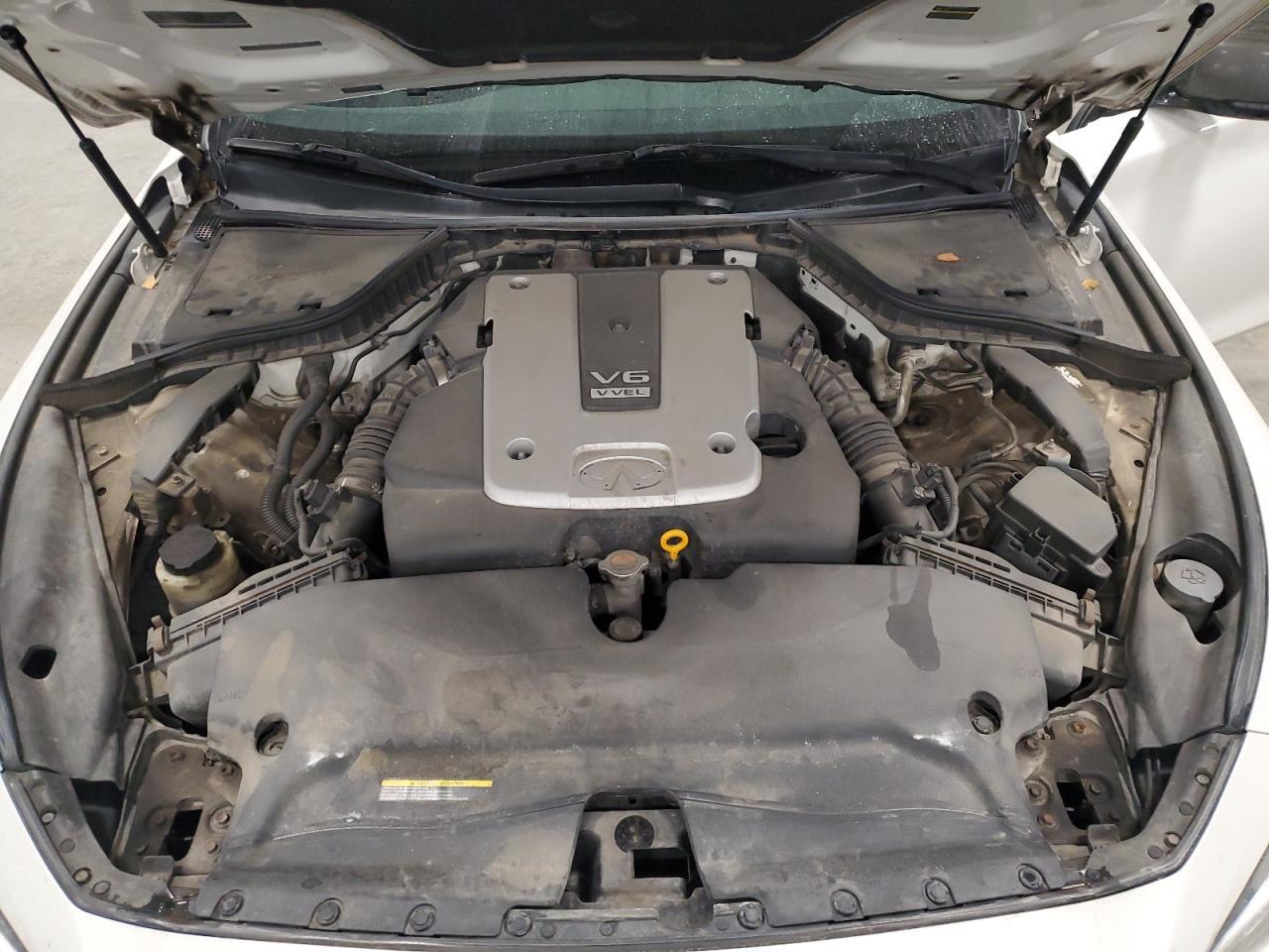 2015 INFINITI Q50