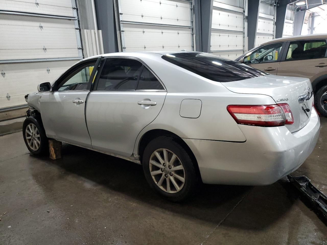 2011 TOYOTA CAMRY