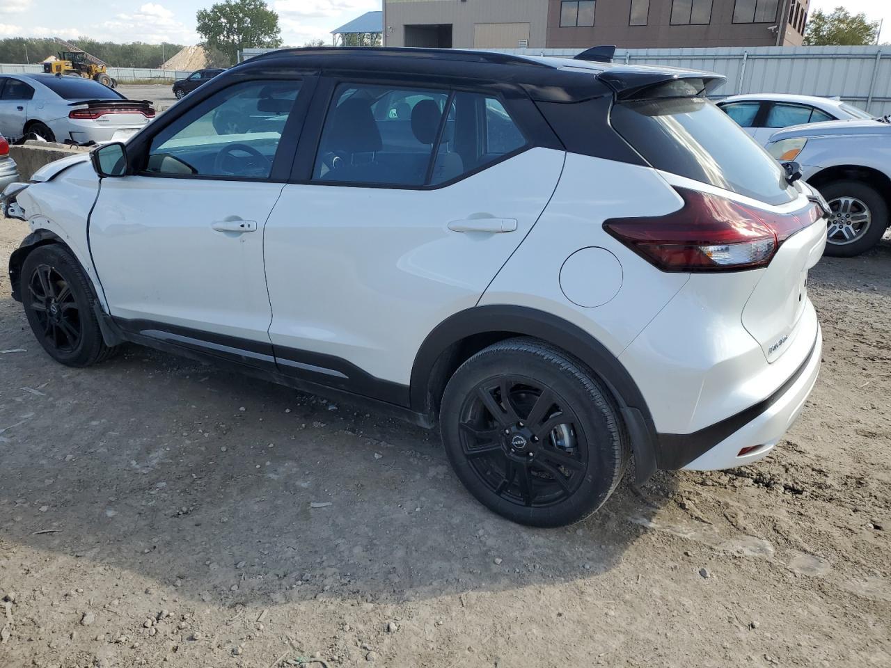 2024 NISSAN KICKS
